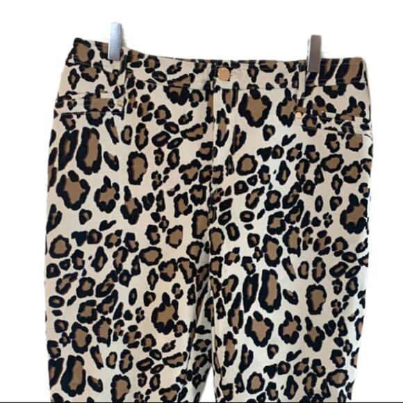 Chico’s Women's So Slimming Ponte Leopard Print Stretch Ankle Pant 1.5 Size 10 - Picture 4 of 9